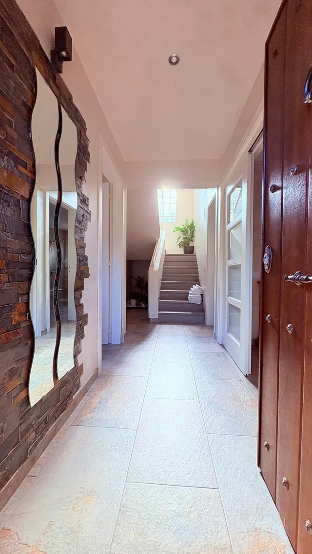 Elegància, Espai i Confort en una Casa Exclusiva a Can Font - foto 3