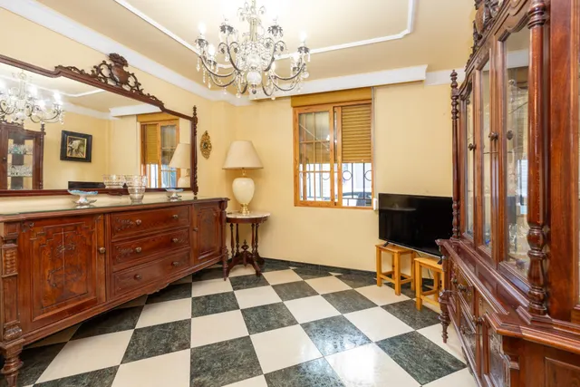 Casa de 5 plantas con 6 dormitorios, terrazas y vistas en Lanjarón – Granada — 10