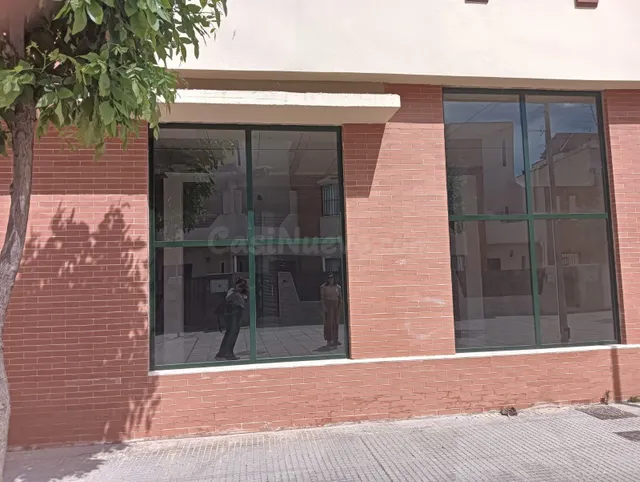 ALQUILER DE LOCALES COMERCIALES EN SAN JUAN DEL PUERTO - foto 2