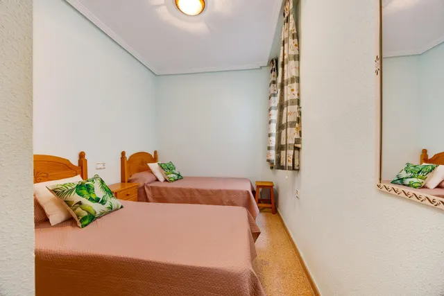 SE VENDE BONITO APARTAMENTO ORIENTADO AL SUR!!!! PLAYA DEL CURA!!! GARAJE OPCIONAL!!! — 6