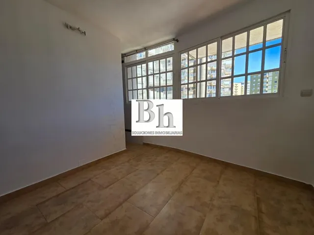 Encantador piso en el centro de Torremolinos con terraza — 25