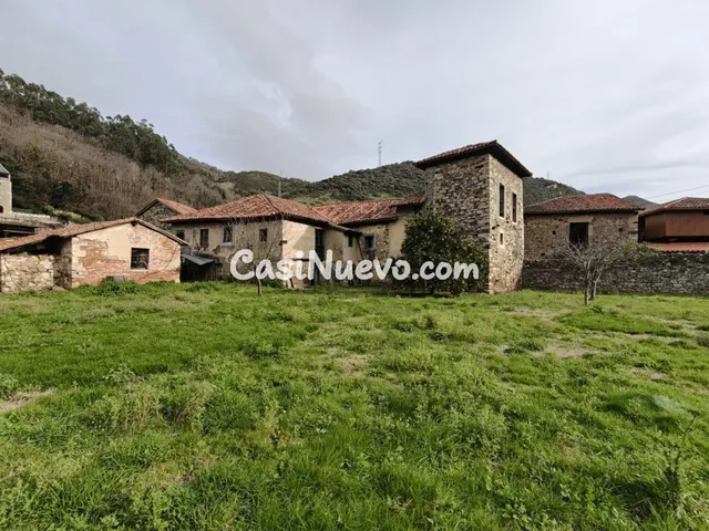 Casona indiana con llagar tradicional en Soto de los Infante - foto 2