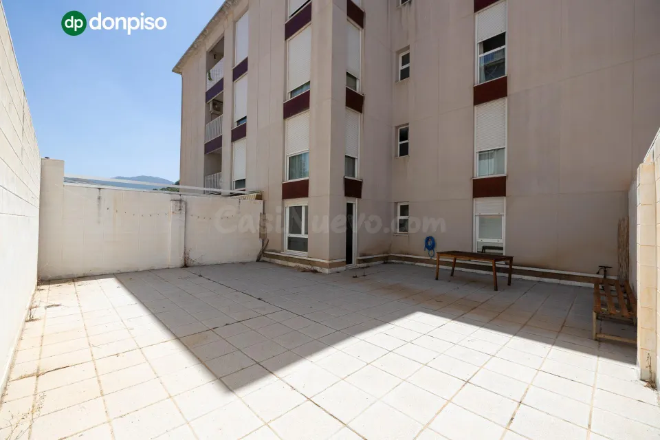 VPO - PISO DE 2 habitaciones CON GARAJE, TRASTERIO Y PATIO DE 82 M2