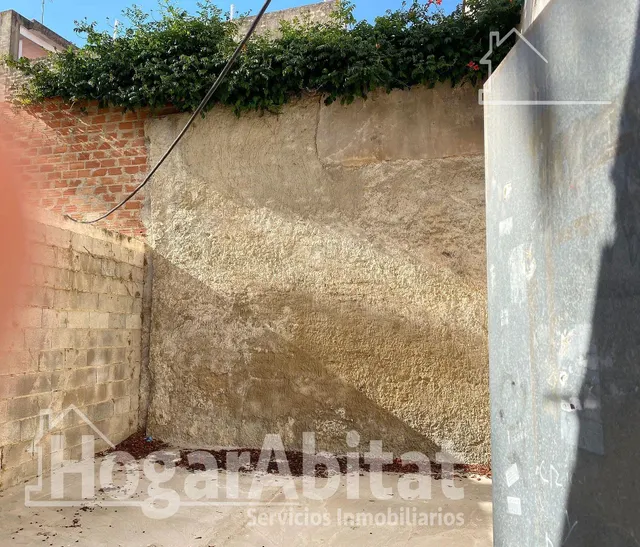 ¡EXCELENTE UBICACIÓN! CASA PARA REFORMAR CON TERRAZA Y BARBACOA — 11