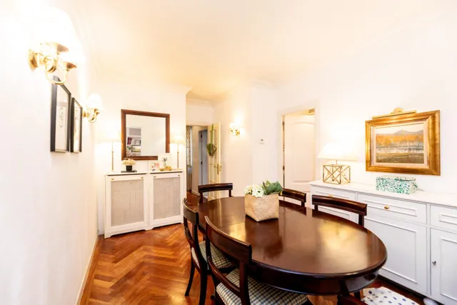LUMINOSO PISO CON DISTRIBUCIÓN MUY ATRACTIVA EN UNA FINCA RE - foto 3