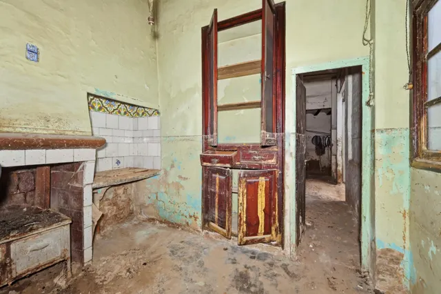Casa de pueblo con gran potencial y amplios espacios — 26