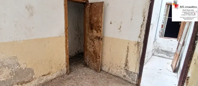 Gran casa para reformar en el centro de la población — 10