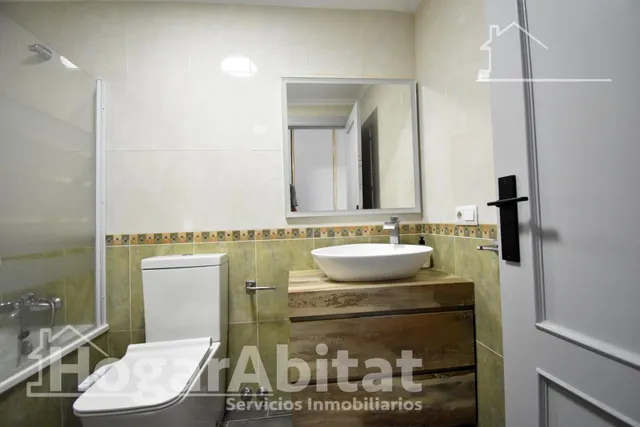 ¡GRAN OPORTUNIDAD! PAREADO REFORMADO, EXTERIOR CON TERRAZA Y ASCENSOR — 40