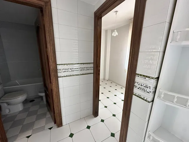 AMPLIO PISO DE 200 M2 EN ALQUILER – GRANADA — 21