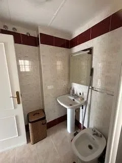 Acogedor Apartamento de 2 habitaciones con Piscina Comunitaria en Alquiler — 11