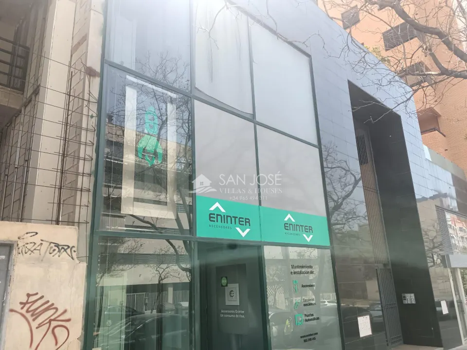 VENTA DE LOCAL COMERCIAL EN ALICANTE, JUNTO A CENTRO COMERCIAL GRAN VIA