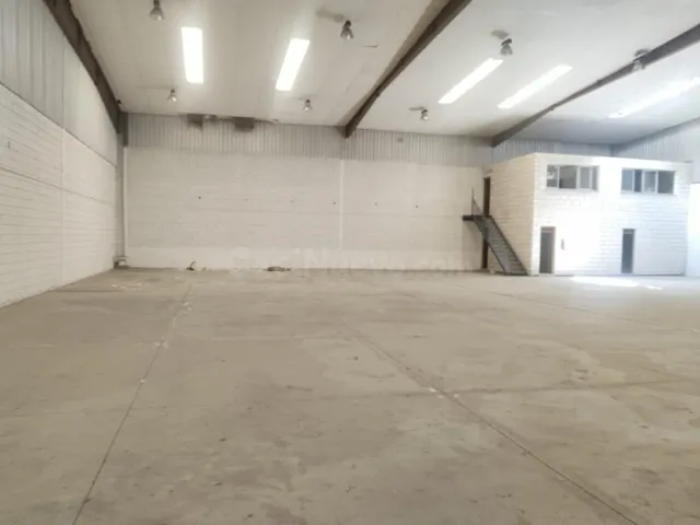 NAVE INDUSTRIAL EN VENTA O ALQUILER EN LA TORRECILLA - CORDO - foto 2