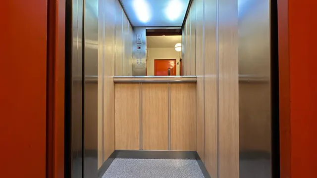Exclusiva vivienda de 4 dormitorios con amplia plaza de garaje en pleno centro de Zaragoza — 47