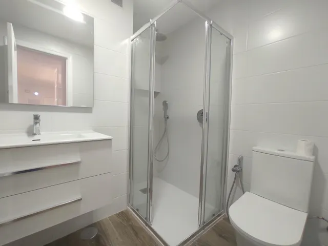 ALQUILER DE   VIVIENDA VACIA  TOTALMENTE REFORMADA — 45