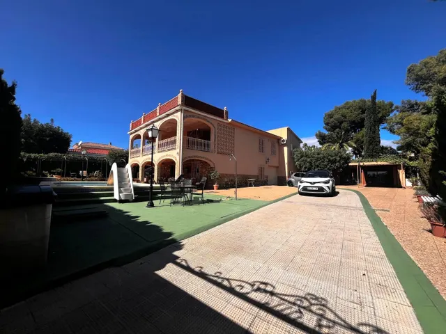 MAGNIFICO CHALET INDEPENDIENTE CON APARTAMENTO DE INVITADOS, PISCINA PRIVADA, GARAJE, BARBACOA, BUENAS VISTAS Y MUCHO MAS — 4