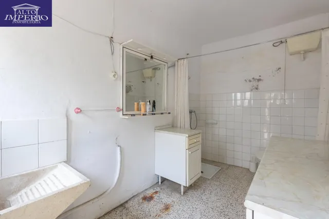 EXCEPCIONAL OPORTUNIDAD EN PLENO CENTRO DE HUÉTOR VEGA — 37