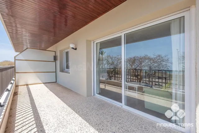 Piso reformado en primera línea en Segur de Calafell - foto 4