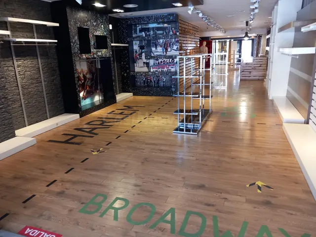 EXCELENTE LOCAL COMERCIAL CON ubicación INMEJORABLE DE 270 M - foto 2