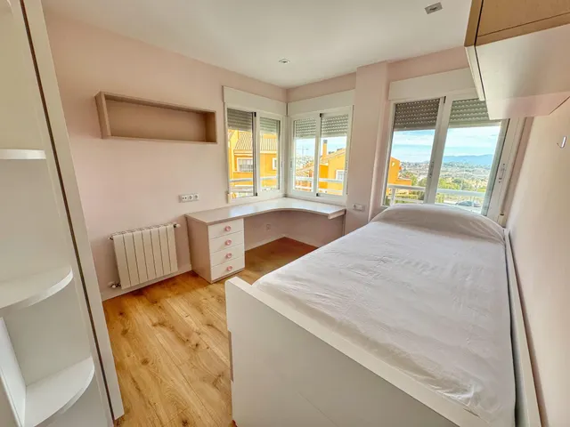 Espectacular bungalow en alenda golf — 6