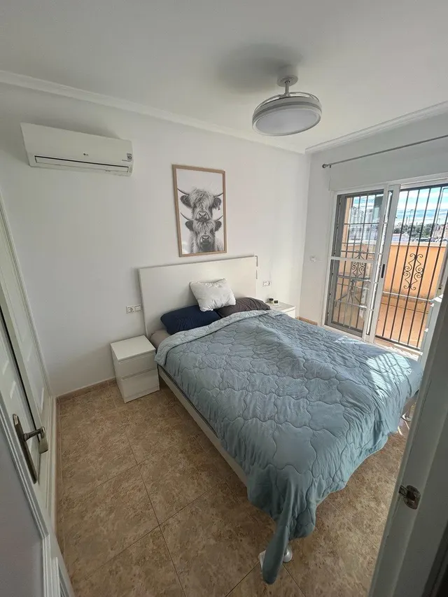 Soleada vivienda en Villamartín, Orihuela Costa. — 19