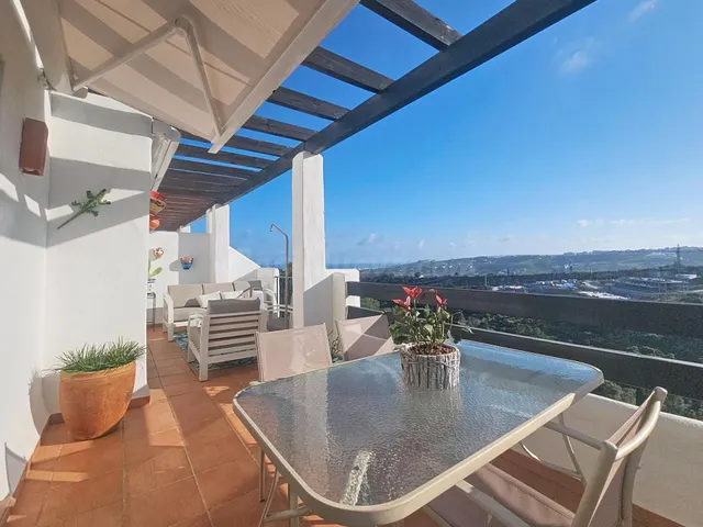 Apartamento de 2 dormitorios con vistas al mar y al golf – A