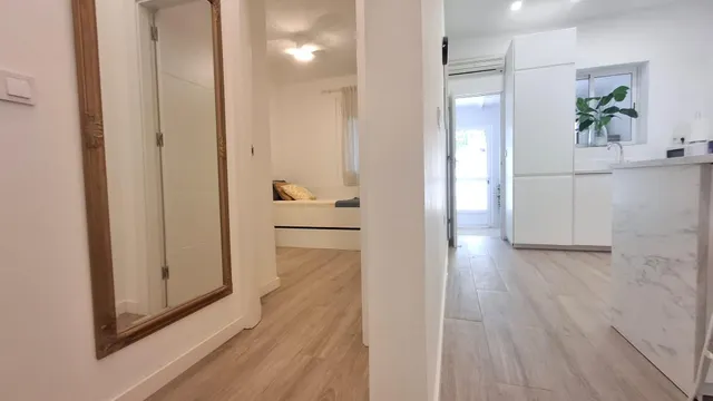 Una vivienda reformada con excelentes espacios exteriores, solárium privado y vistas al mar — 28