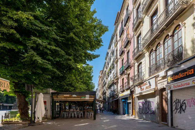 A LA VENTA EDIFICIO EN PLAZA BIB-RAMBLA — 7