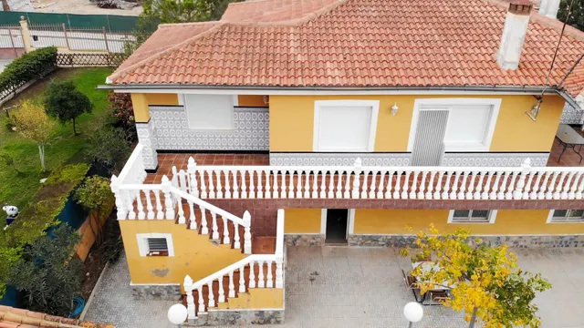 ESPECTACULAR CHALET EN MONTEPINAR CON PISCINA JARDÍN Y GARAJ - foto 3