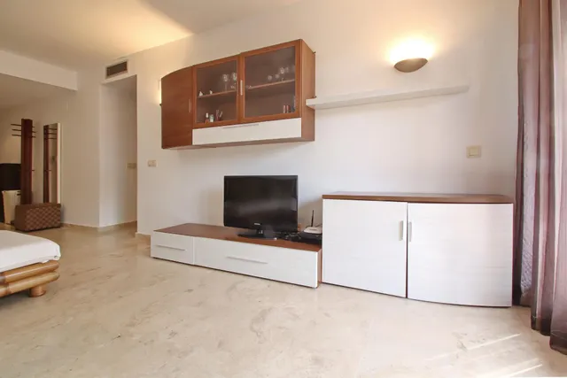 Soleado apartamento con vistas a la piscina en La Entrada, Punta Prima, Costa Blanca — 23