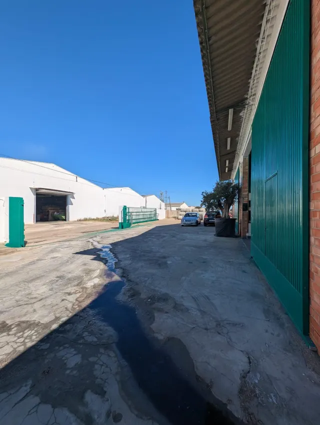 NAVE INDUSTRIAL EN ALZIRA CON 3.678 m2 DE PARCELA Y POTENCIA - foto 5