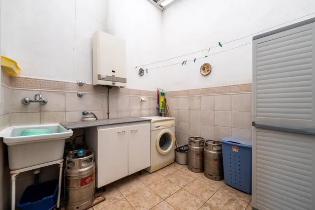 UNA CASA CON ALMA EN EL CORAZÓN DE ALMERÍA: 278 m2 Y DOS TERRAZAS PARA DISFRUTAR — 15