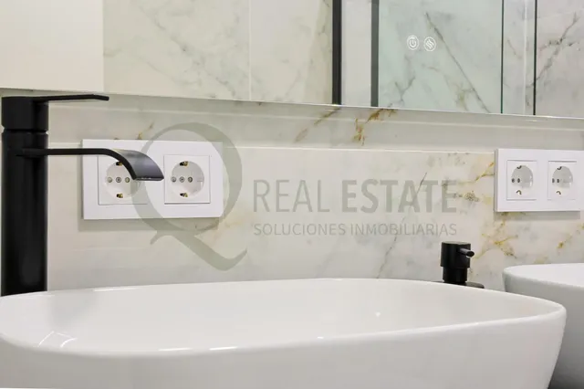 Ático con vistas al mar y solárium privado de 76 m2 en Coveta Fumá. — 29