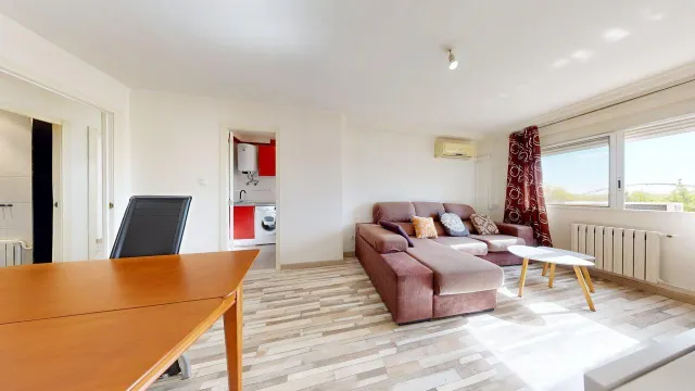 Piso de 62m2 útiles con PLAZA DE GARAJE!!! Distribuido en tres dormitorios, salón, cocina y baño — 7