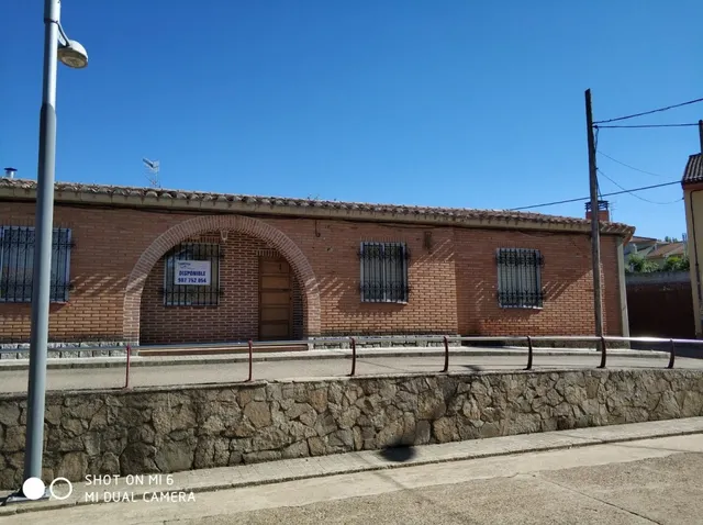 SE VENDE CASA DE PLANTA BAJA EN MAYORGA DE CAMPOS, 4 HAB., PATIO Y COCHERA — 13
