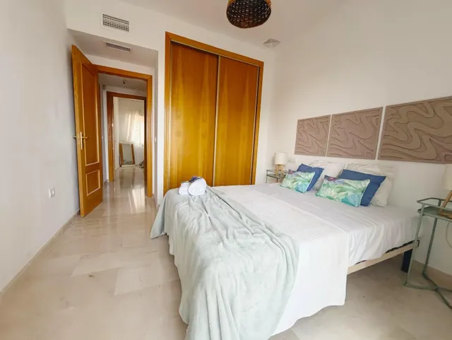 Bajo elevado con gran terraza, vistas al mar y parking privado en Benalmádena Pueblo — 26