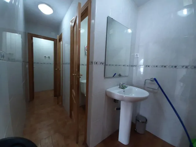 LOCAL COMERCIAL EN VENTA O ALQUILER — 9