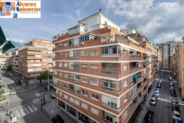 Piso amplio y luminoso en Ronda–Arabial - foto 2
