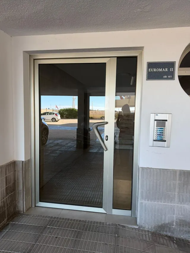 ¡Disfruta del Mediterráneo a primera línea del mar, en Santa Pola! — 22