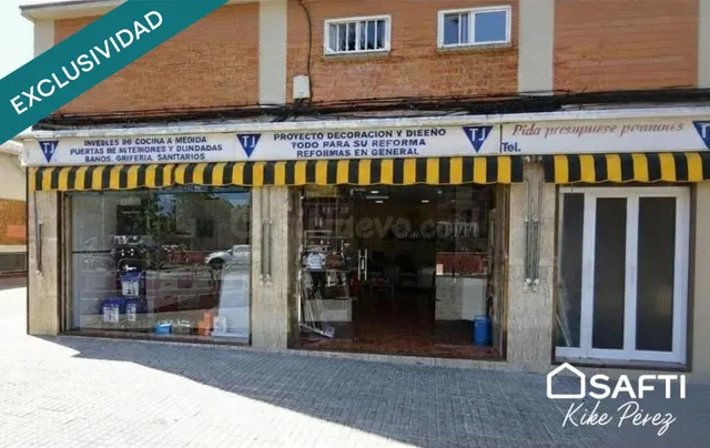 Local esquinero reformado en La Gavarra (Cornellá)