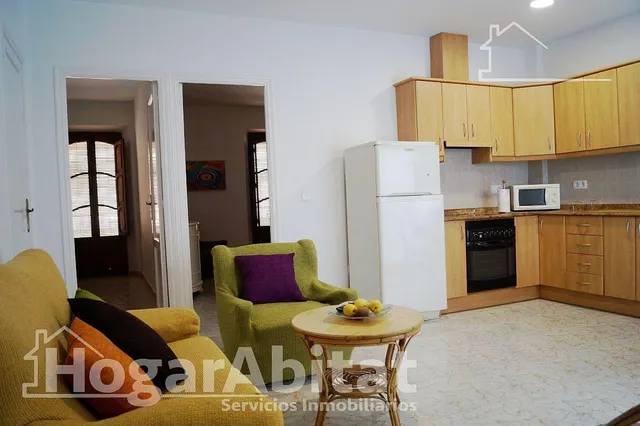 AMPLIA CASA CON DOS TERRAZAS Y BALCÓN EN EL CENTRO — 9