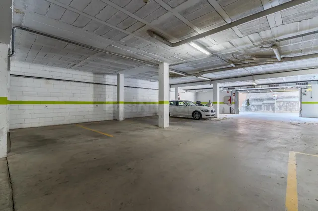 PLAZAS DE PARKING AMPLIAS EN PALAU SAVERDERA - foto 4
