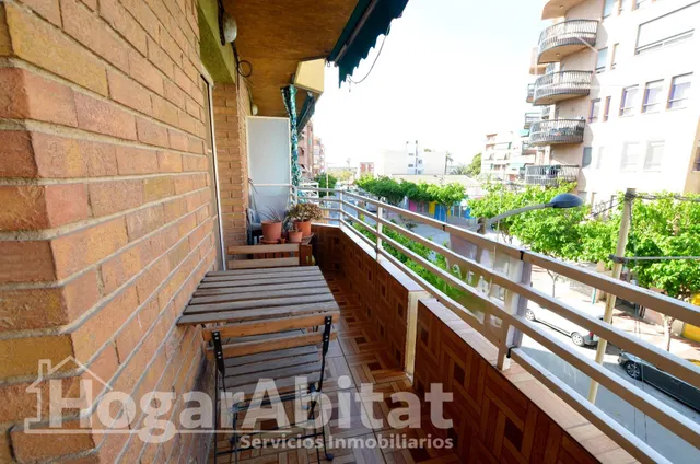 ¡EN PLENO CENTRO! LUMINOSO Y BONITO CON BALCÓN Y TRASTERO — 12