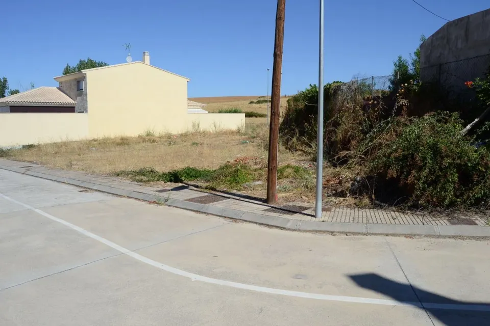 Urbis te ofrece un estupendo solar en venta en Ciudad Rodrigo, Salamanca.