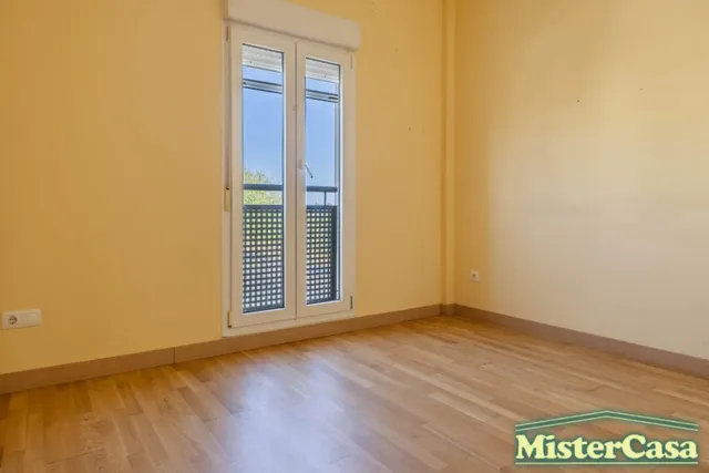 Exclusiva casa pareada de 4 dormitorios con sotano junto al campo de golf — 24