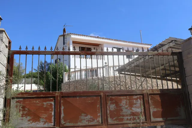 MASIA VALLADA CON PISCINA, ZONA PARA CABALLOS Y MAS DE 2 HECTAREAS DE TERRENO — 44