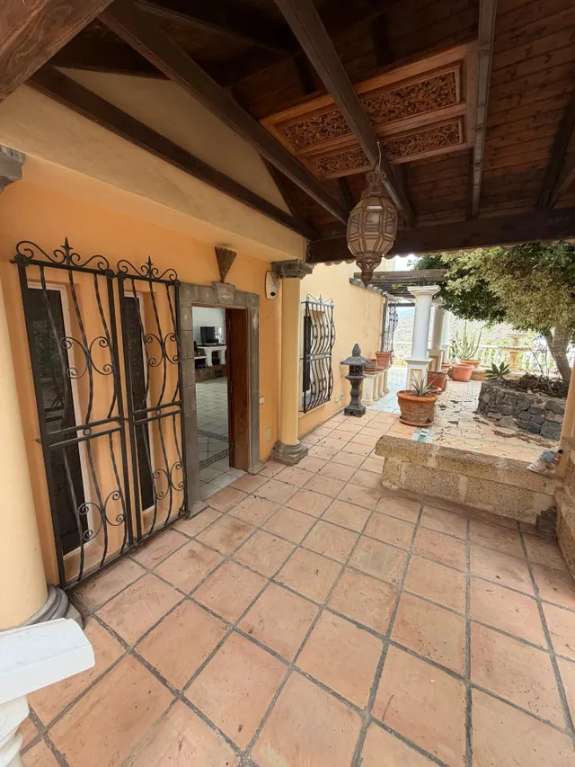 Villa con carácter, piscina privada y vistas al mar en Costa Adeje — 9