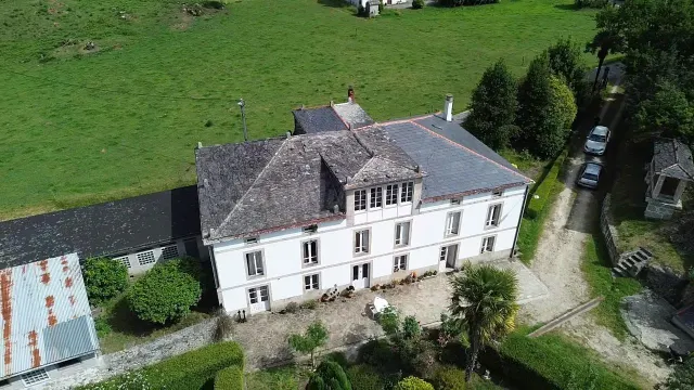Casa señorial gallega con hórreo, granero y 12.000 m2 de fin - foto 2