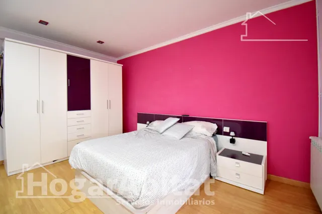 Extraordinaria amplitud en este luminoso primer piso con terrazas y trastero — 15