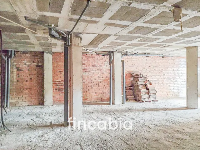 Local comercial en venta en Santa Coloma de Farners. — 9