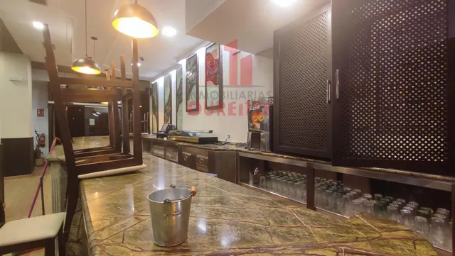 RESTAURANTE LISTO PARA COMENZAR LA ACTIVIDAD EN LA ZONA UNIVERSITARIA. — 11